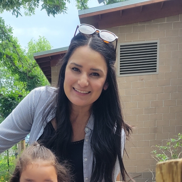 Meet your Posher, Cristal - Picture 2 of 2